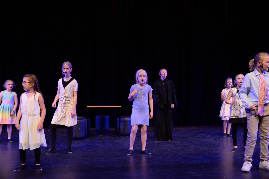 ../Images/Musical Nanny de Vries 230.jpg